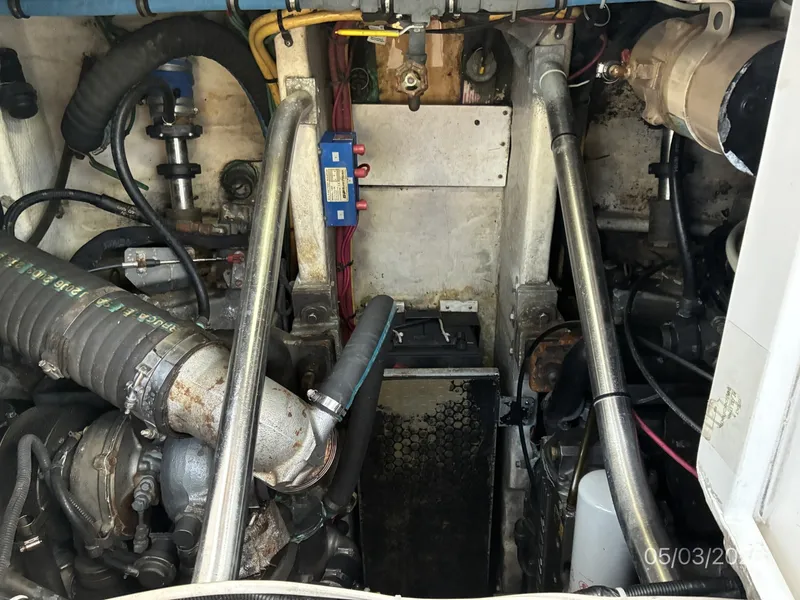 Slide: The Image of 34' Luhrs Engine Room - 6086404