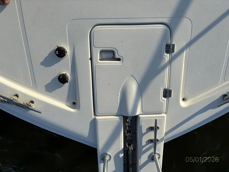 Slide: The Image of 34' Luhrs Bow - 6086223