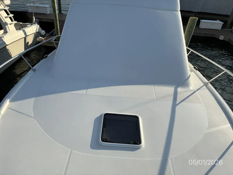 Slide: The Image of 34' Luhrs Foredeck - 6086225
