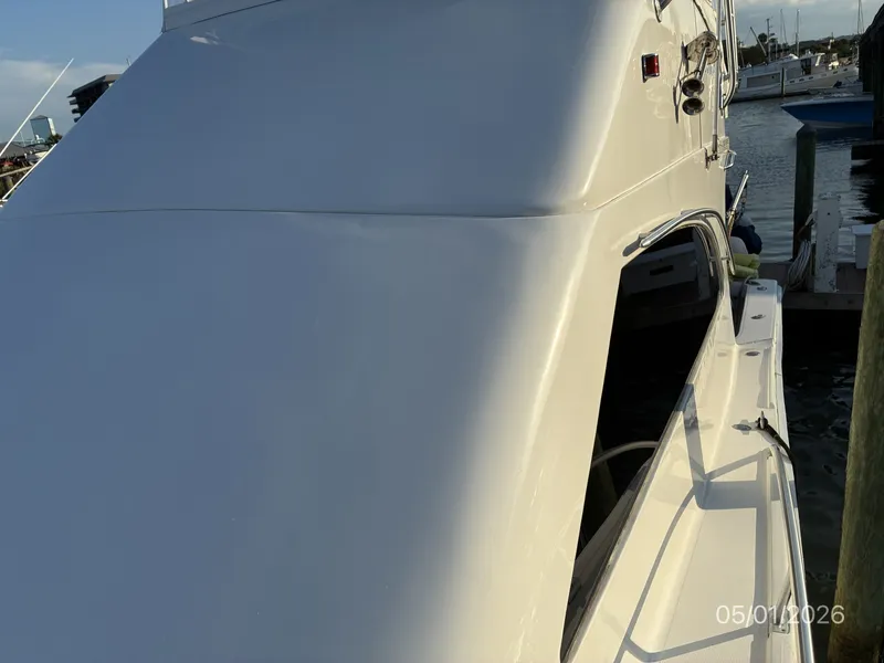 Slide: The Image of 34' Luhrs Sidedeck - 6086227