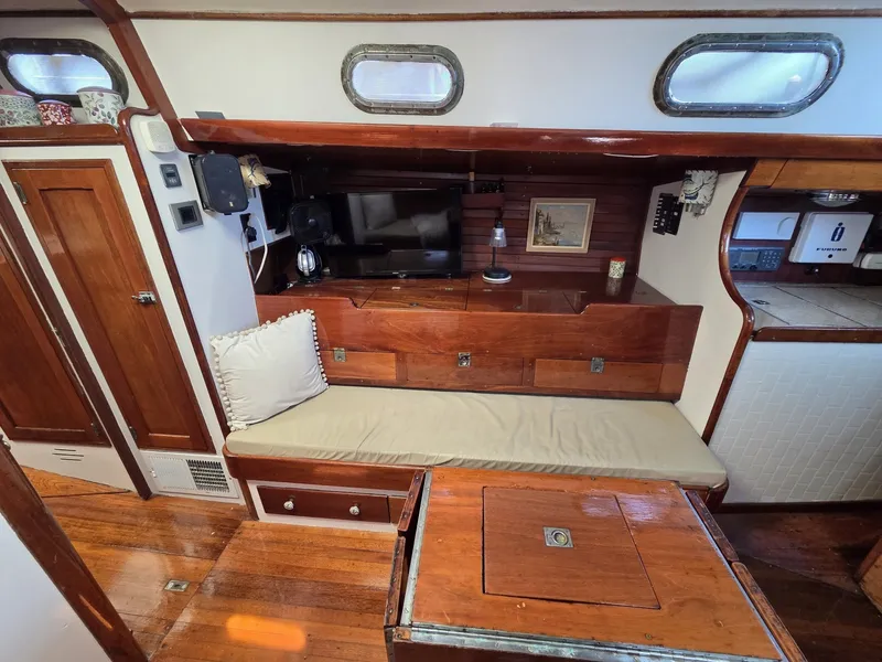 Slide: The Image of Hinckley Yachts Bermuda 40 1961 - 6074403