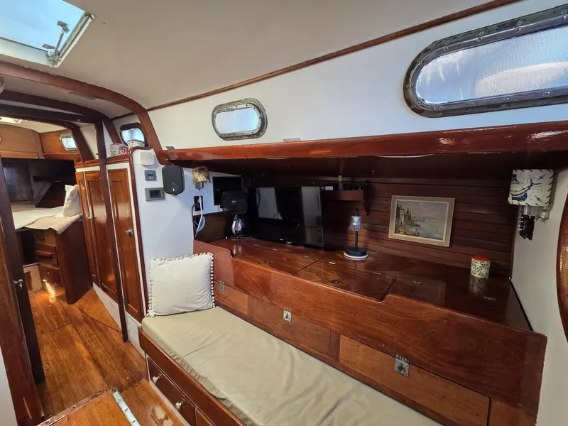 Slide: The Image of Hinckley Yachts Bermuda 40 1961 - 6074412