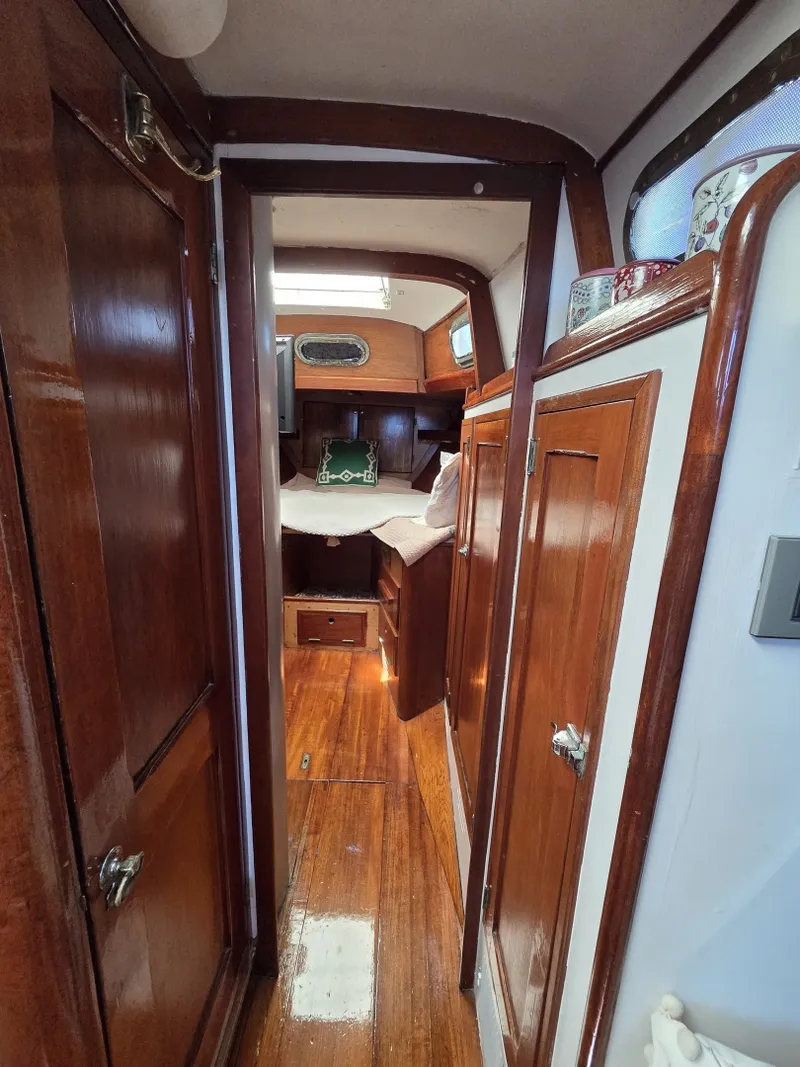 Slide: The Image of Hinckley Yachts Bermuda 40 1961 - 6074391