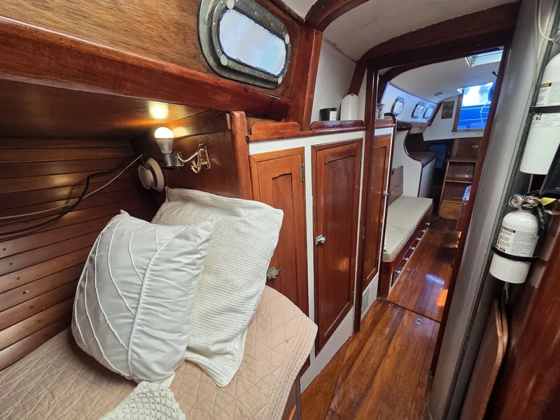 Slide: The Image of Hinckley Yachts Bermuda 40 1961 - 6074396