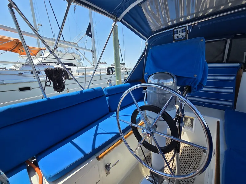Slide: The Image of Hinckley Yachts Bermuda 40 1961 - 6074429