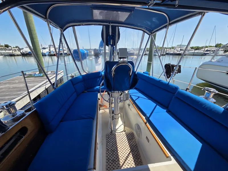 Slide: The Image of Hinckley Yachts Bermuda 40 1961 - 6074430