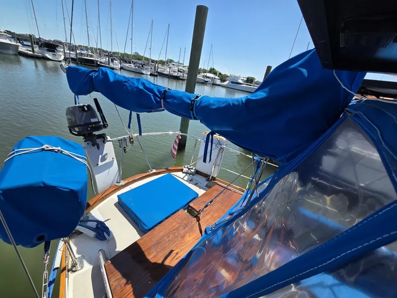 Slide: The Image of Hinckley Yachts Bermuda 40 1961 - 6074434