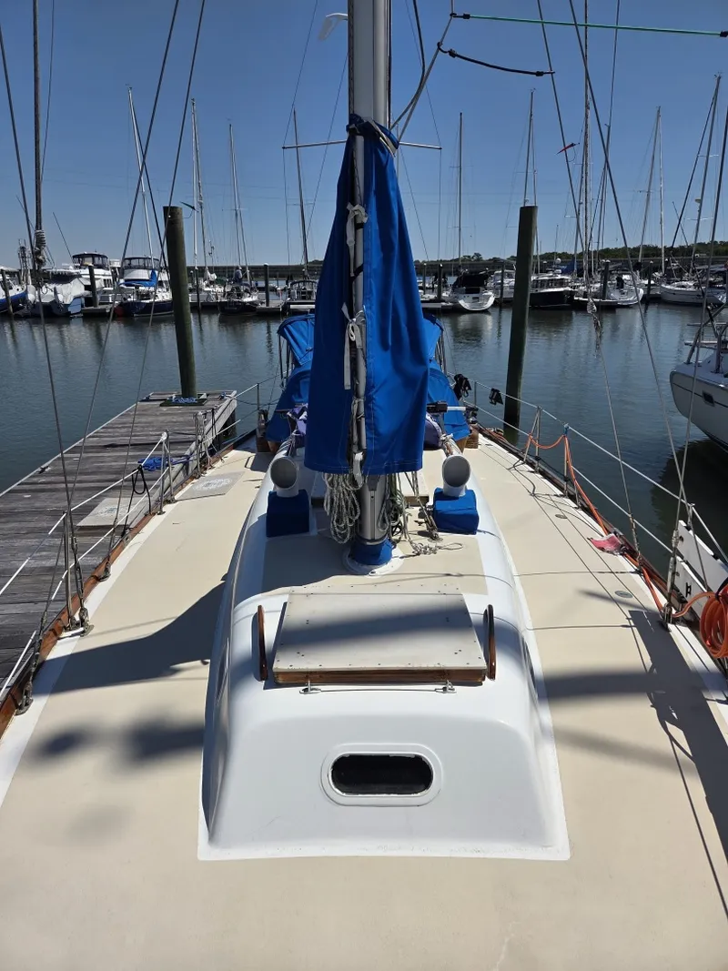 Slide: The Image of Hinckley Yachts Bermuda 40 1961 - 6074433