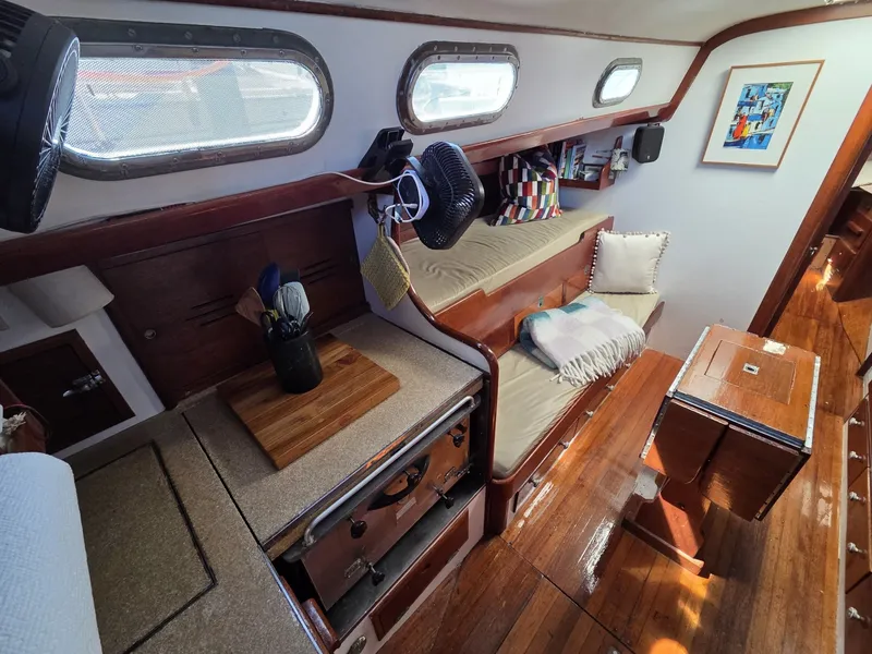 Slide: The Image of Hinckley Yachts Bermuda 40 1961 - 6074409