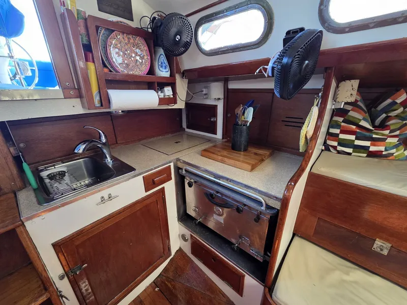 Slide: The Image of Hinckley Yachts Bermuda 40 1961 - 6074390