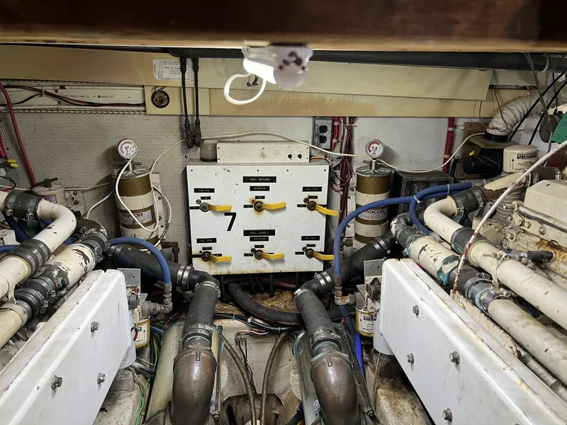 Slide: The Image of Gulfstar 48 Aft Cabin 1982 - 6089383