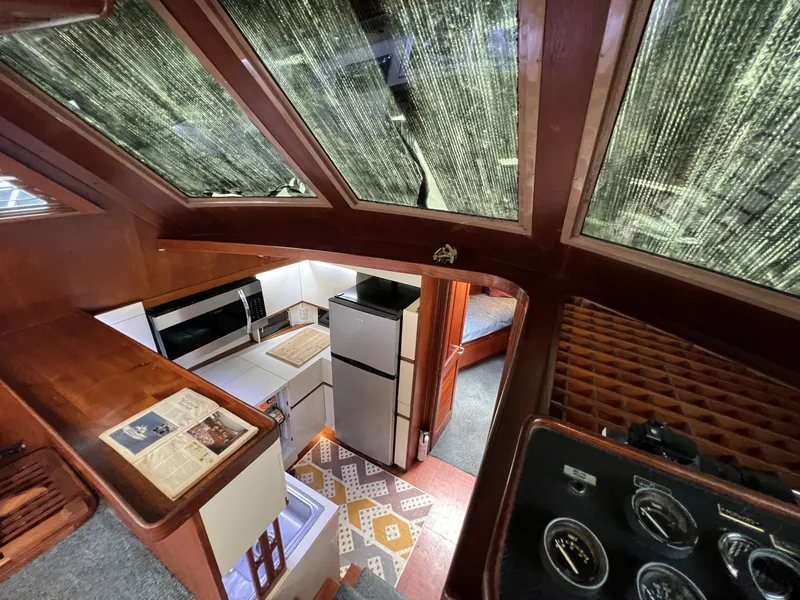 Slide: The Image of Gulfstar 48 Aft Cabin 1982 - 6089452