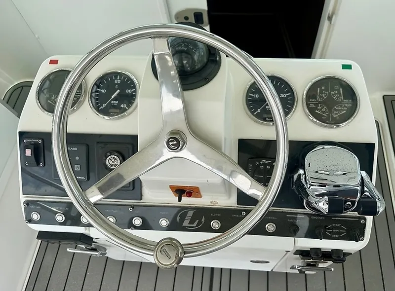 Slide: The Image of Luhrs 32 Express 2005 - 6061862