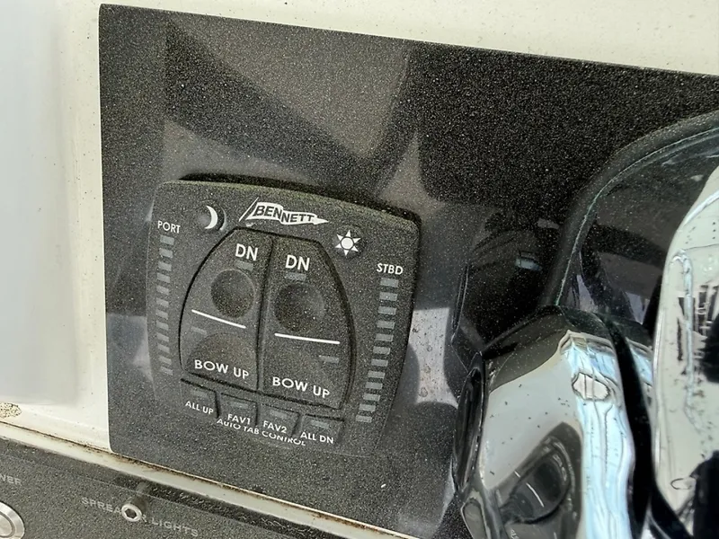 Slide: The Image of Luhrs 32 Express 2005 - 6061864