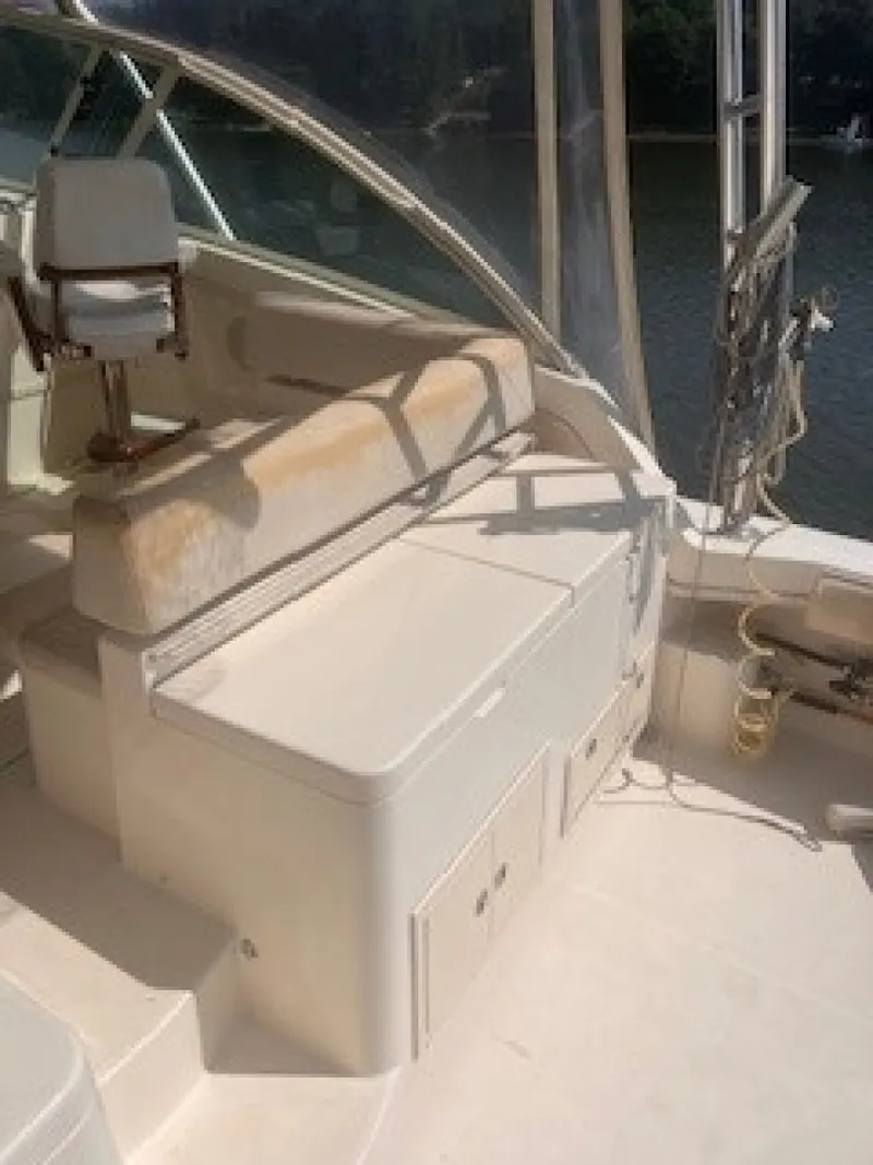 Slide: The Image of Bench Seat W Storage - 6062059