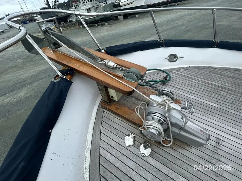 Slide: The Image of 49' DeFever anchor windlass - 6061903