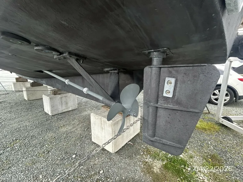 Slide: The Image of 49' DeFever port running gear2 - 6062125