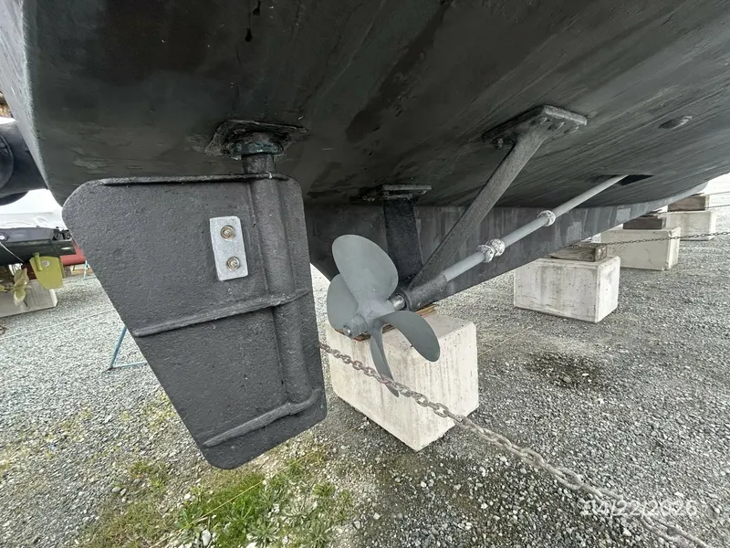 Slide: The Image of 49' DeFever starboard running gear2 - 6062151