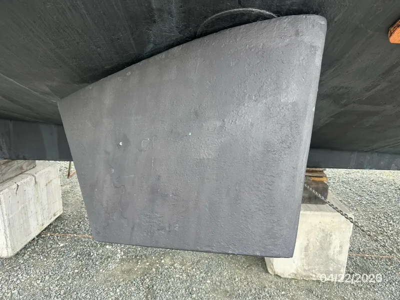 Slide: The Image of 49' DeFever starboard stabilizer fin - 6062154