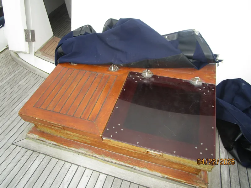 Slide: The Image of 49' DeFever foredeck storage-hatch - 6061991