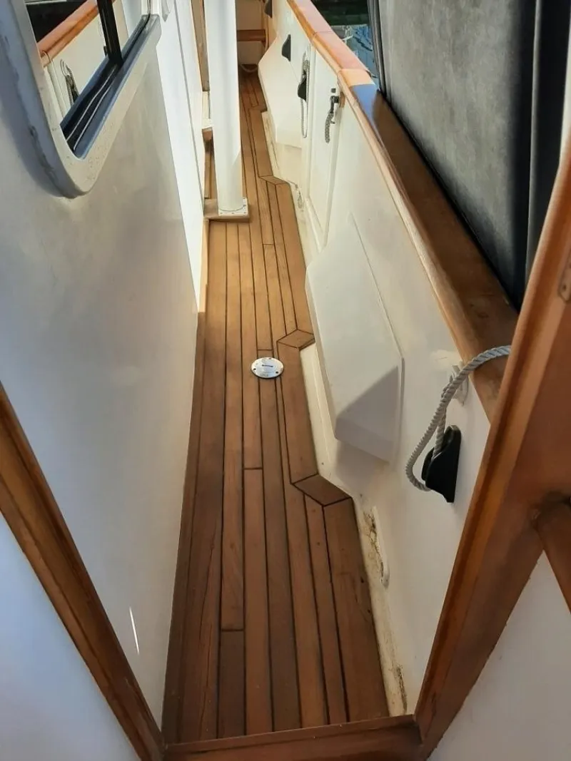 Slide: The Image of 49' DeFever starboard side deck4 - 6062492