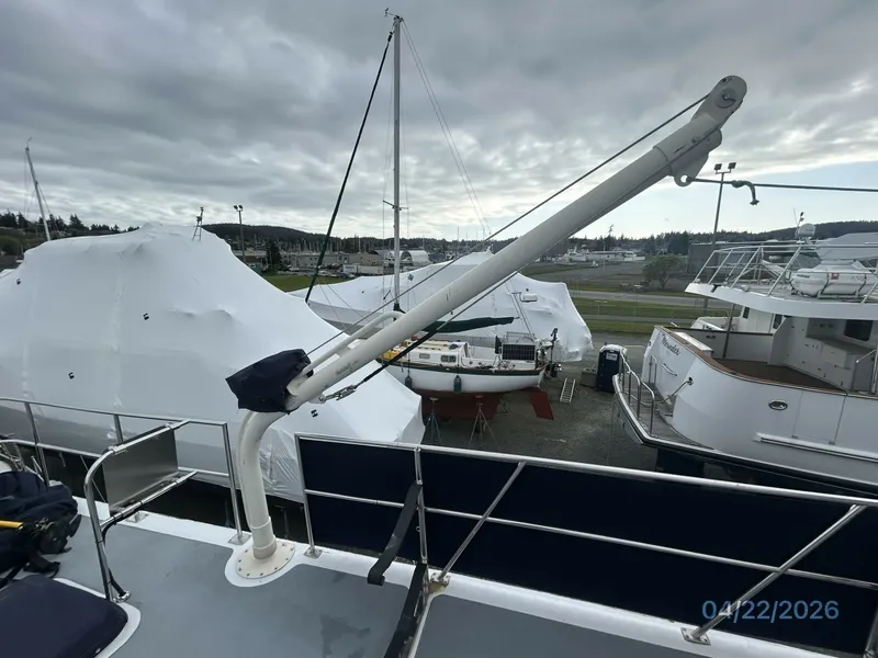 Slide: The Image of 49' DeFever port davit - 6062117