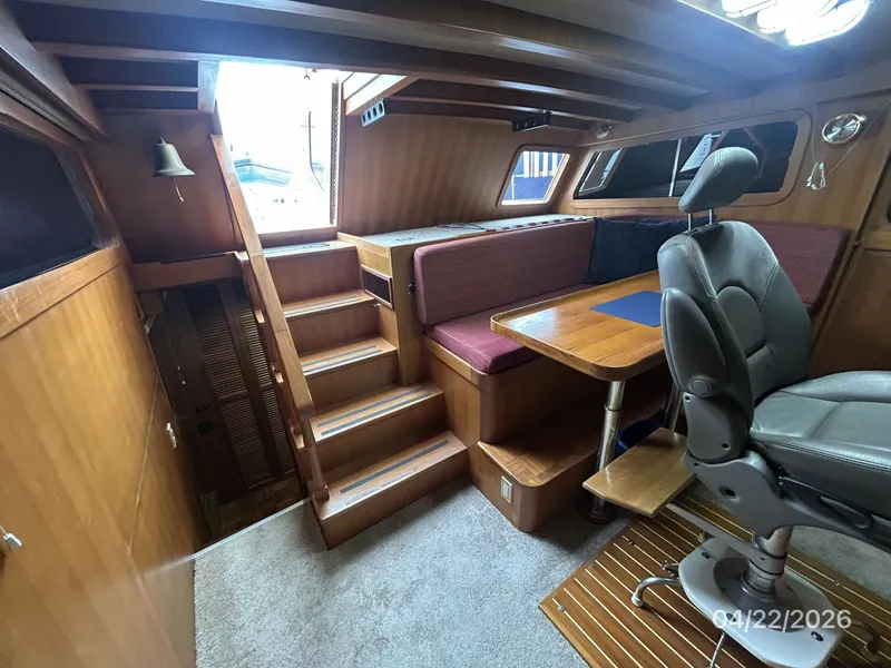Slide: The Image of 49' DeFever pilothouse aft - 6062105