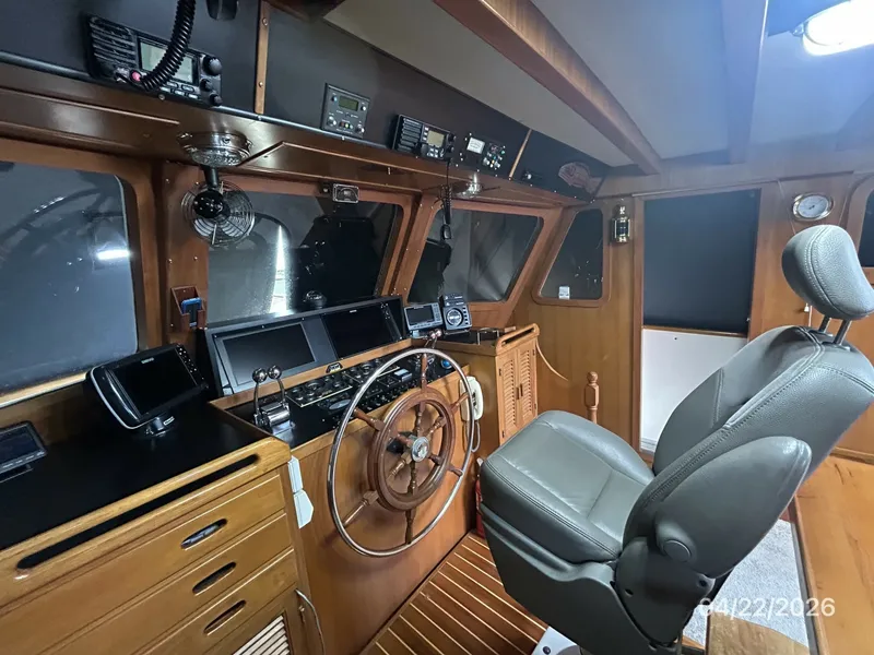 Slide: The Image of 49' DeFever pilothouse helm1 - 6062109