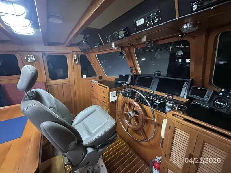 Slide: The Image of 49' DeFever pilothouse helm2 - 6062107