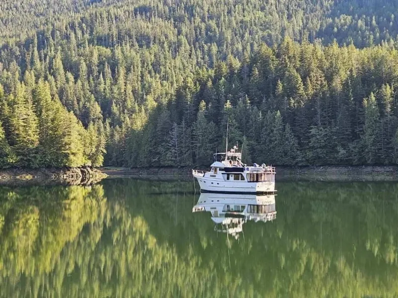 Slide: The Image of 49' DeFever port aft profile - 6062481