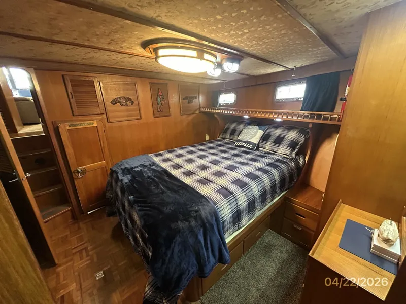 Slide: The Image of 49' DeFever master stateroom1 - 6062098