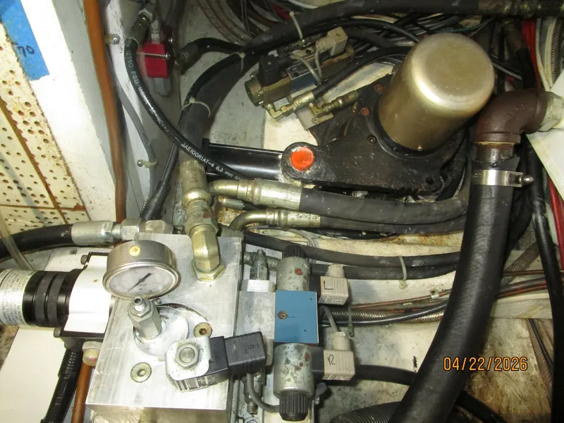 Slide: The Image of 49' DeFever starboard stabilizer head - 6062155