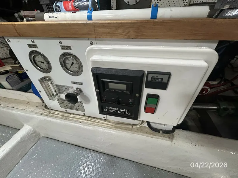 Slide: The Image of 49' DeFever watermaker - 6062162