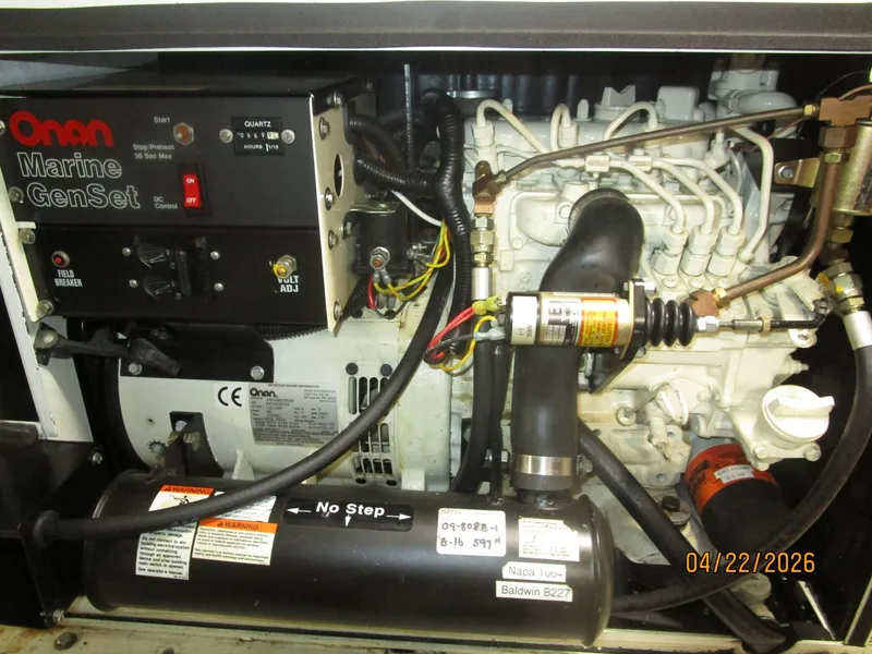 Slide: The Image of 49' DeFever 9 kW generator - 6061894