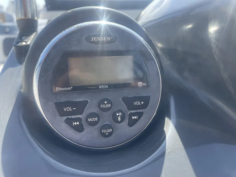 Slide: The Image of Bayliner VR6 Bowrider I/O 2019 - 6062758