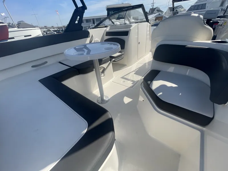 Slide: The Image of Bayliner VR6 Bowrider I/O 2019 - 6062759