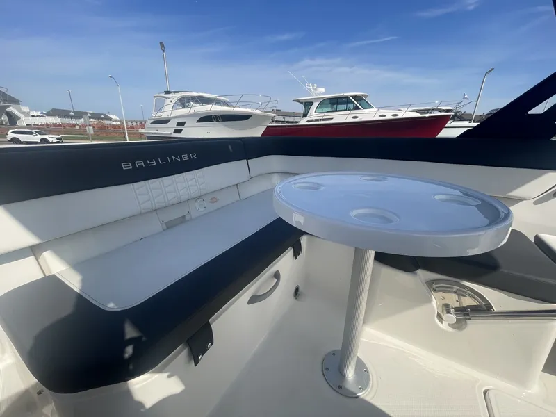 Slide: The Image of Bayliner VR6 Bowrider I/O 2019 - 6062760