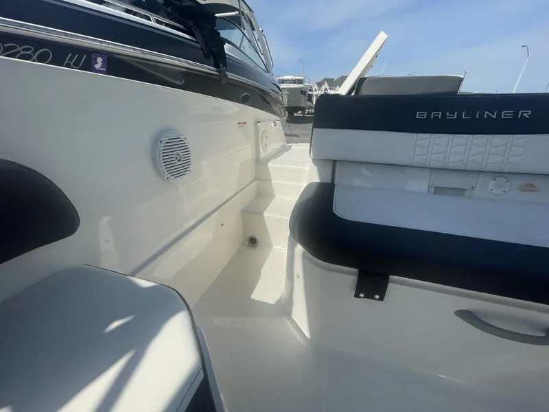 Slide: The Image of Bayliner VR6 Bowrider I/O 2019 - 6062749
