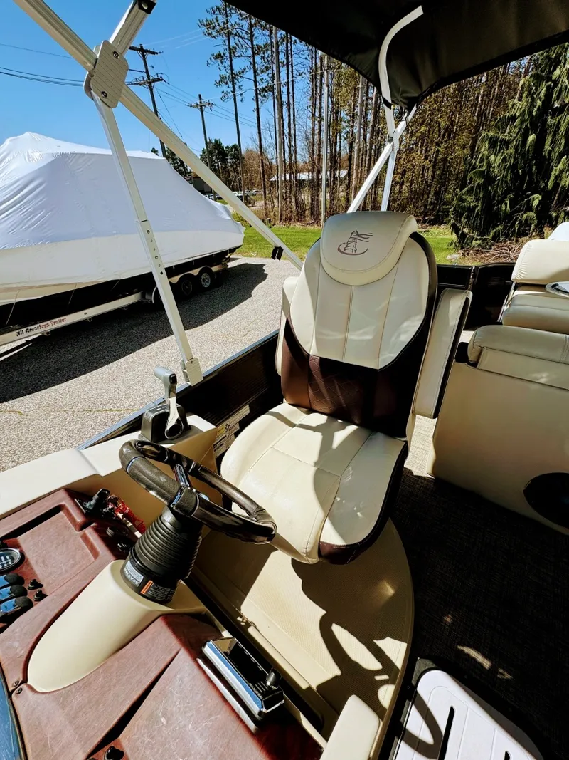 Slide: The Image of Misty Harbor 2385 Skye SL 2016 - 6062780