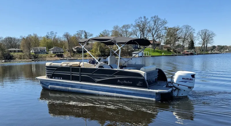 Slide: The Image of Misty Harbor 2385 Skye SL 2016 - 6062769