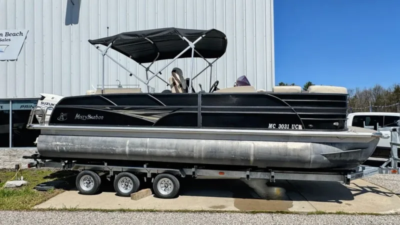 Slide: The Image of Misty Harbor 2385 Skye SL 2016 - 6062807