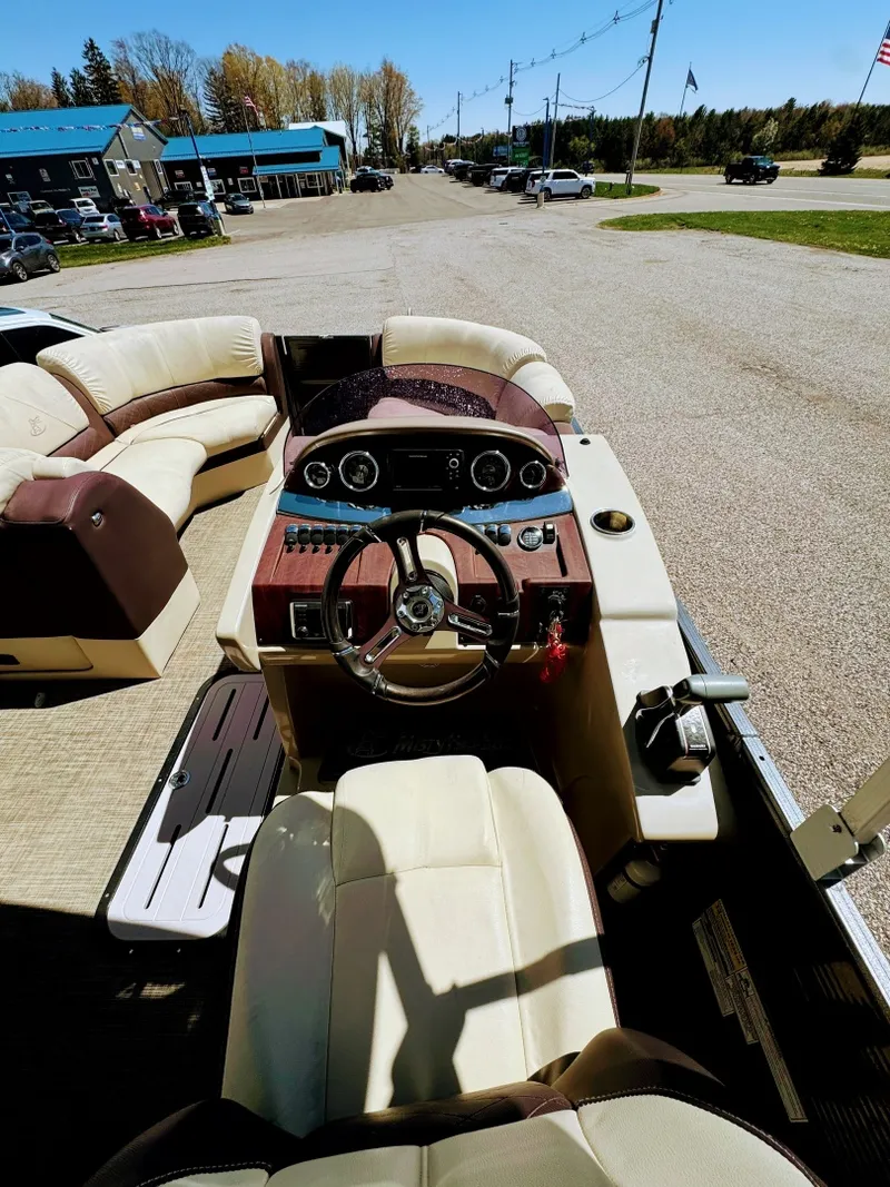 Slide: The Image of Misty Harbor 2385 Skye SL 2016 - 6062783