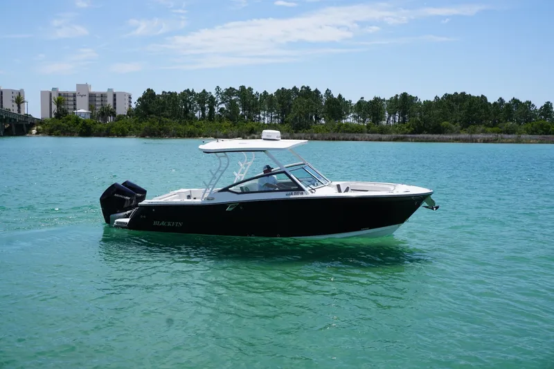 The Image of 2023 27 Blackfin 272 DC Starboard Profile (19) - 6090232