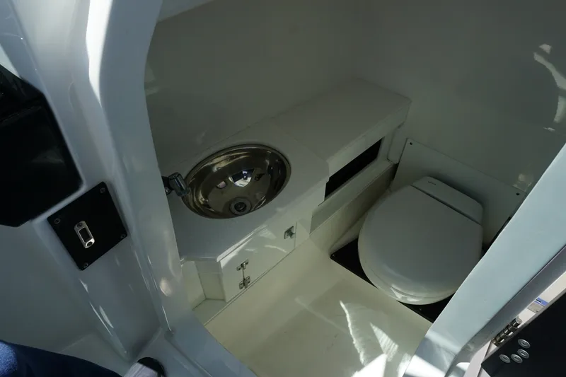 Slide: The Image of 2023 27 Blackfin 272 DC Head Compartment (1) - 6090245