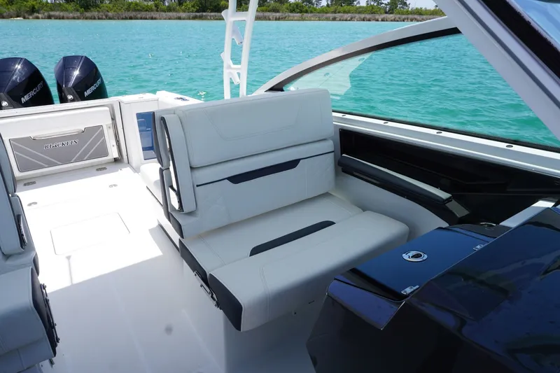 Slide: The Image of 2023 27 Blackfin 272 DC Port Seating (4) - 6090252