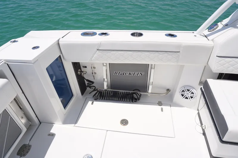 Slide: The Image of 2023 27 Blackfin 272 DC Cockpit (5) - 6090259