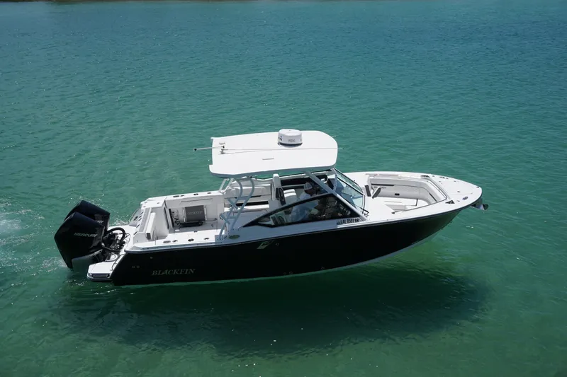 Slide: The Image of 2023 27 Blackfin 272 DC Starboard Profile (14) - 6090271