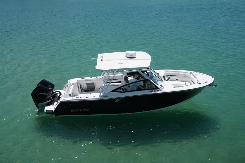 Slide: The Image of 2023 27 Blackfin 272 DC Starboard Profile (28) - 6090273