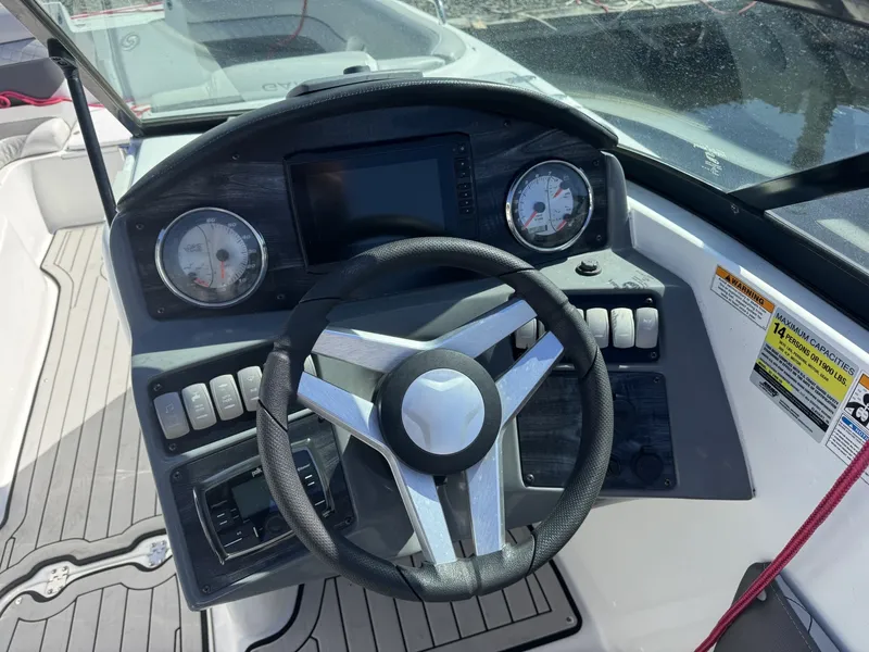 Slide: The Image of Hurricane SunDeck 2486 OB 2019 - 6063183