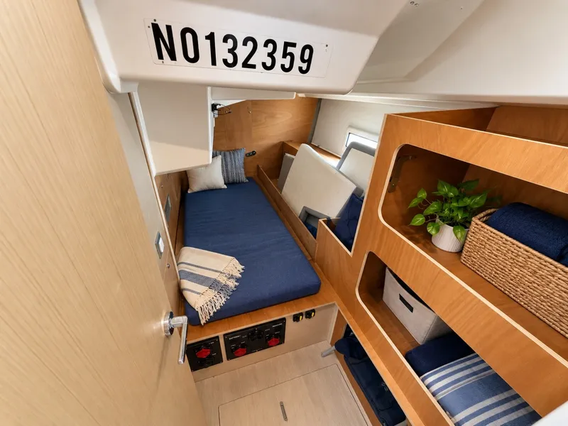 Slide: The Image of Beneteau 40.1 2022 - 8051681